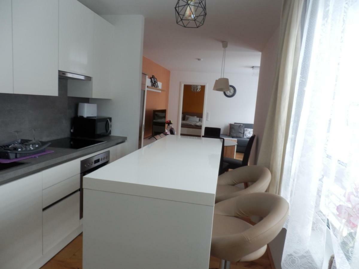 Апартаменты Spacious, Modern 1-Bdrm Apt Near Vic & Austria Ctr Вена Экстерьер фото