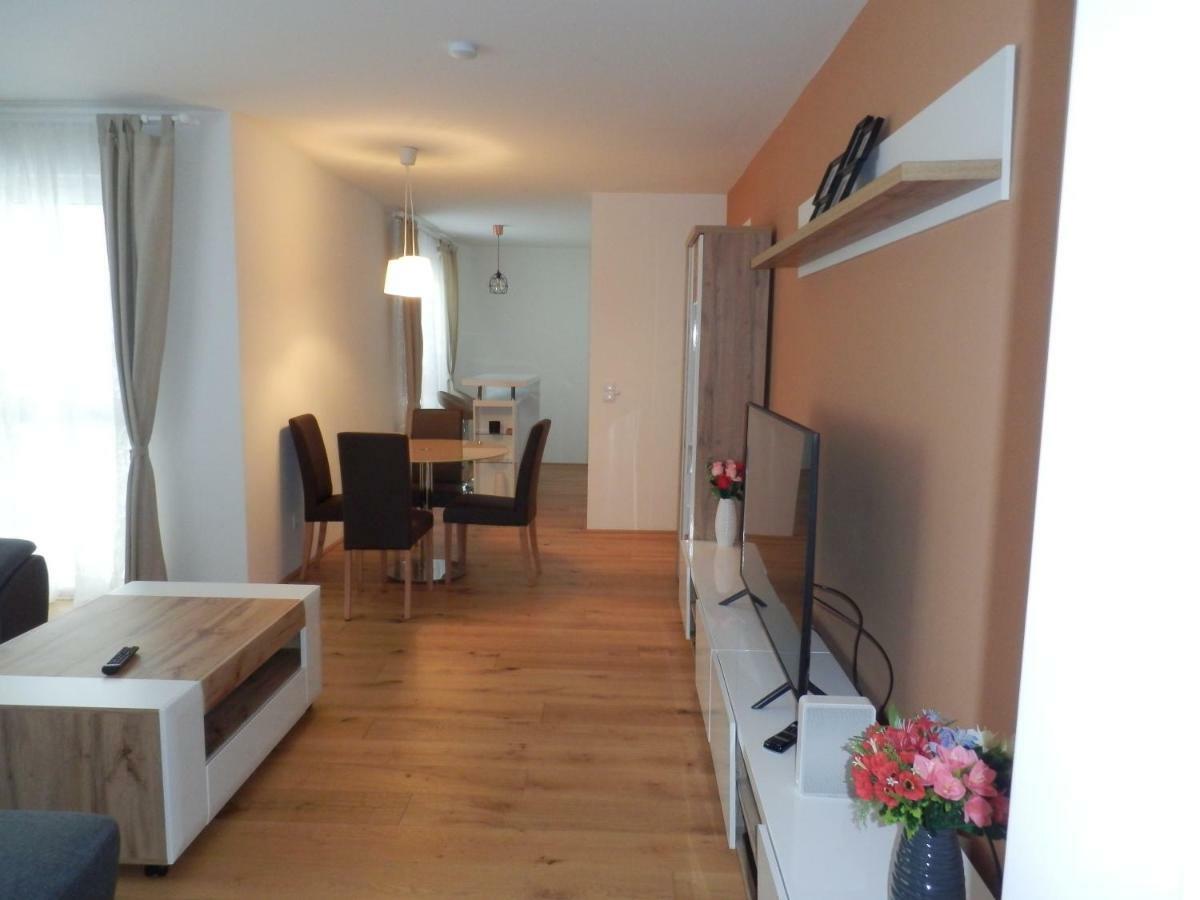 Апартаменты Spacious, Modern 1-Bdrm Apt Near Vic & Austria Ctr Вена Экстерьер фото