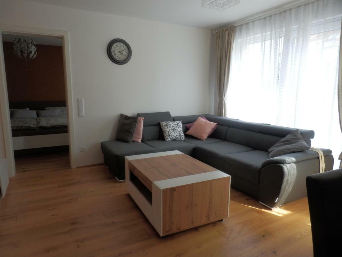 Апартаменты Spacious, Modern 1-Bdrm Apt Near Vic & Austria Ctr Вена Экстерьер фото