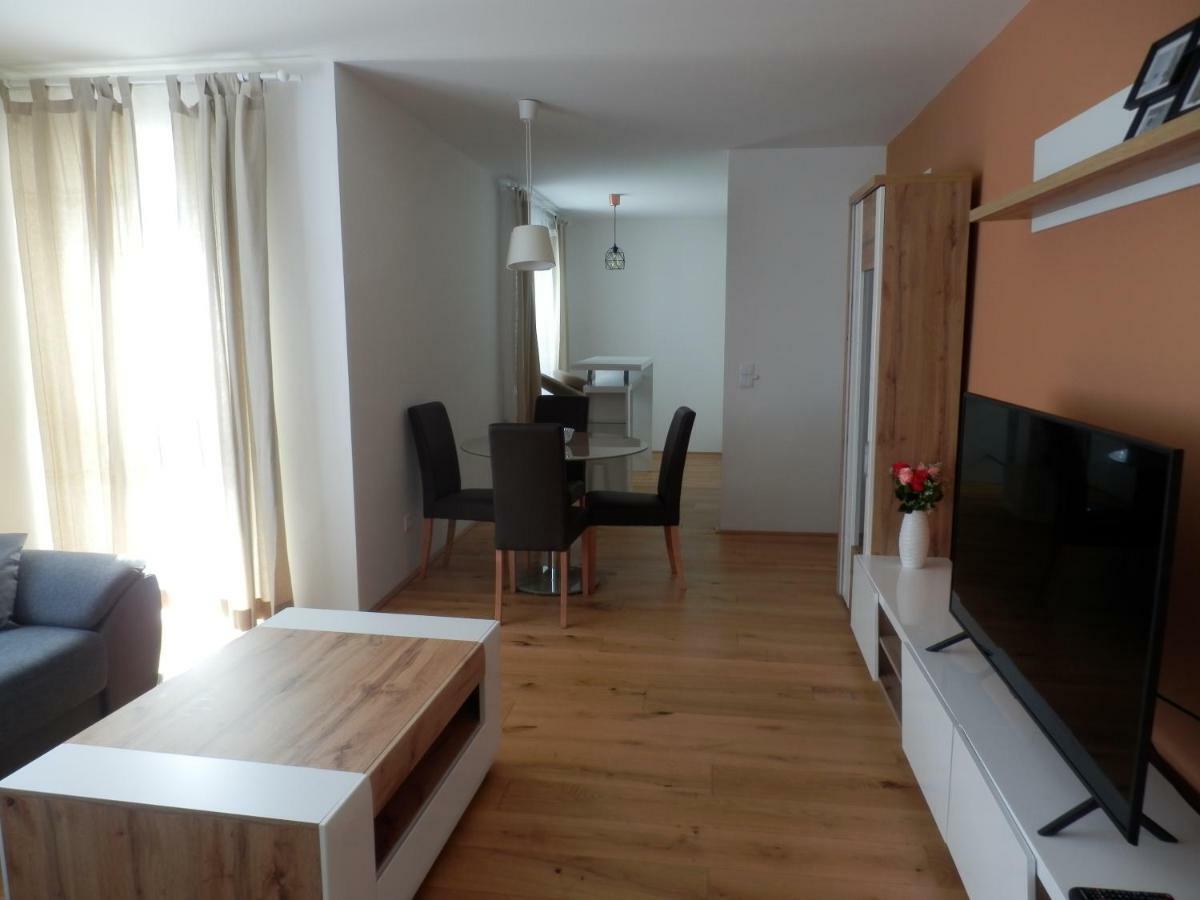 Апартаменты Spacious, Modern 1-Bdrm Apt Near Vic & Austria Ctr Вена Экстерьер фото