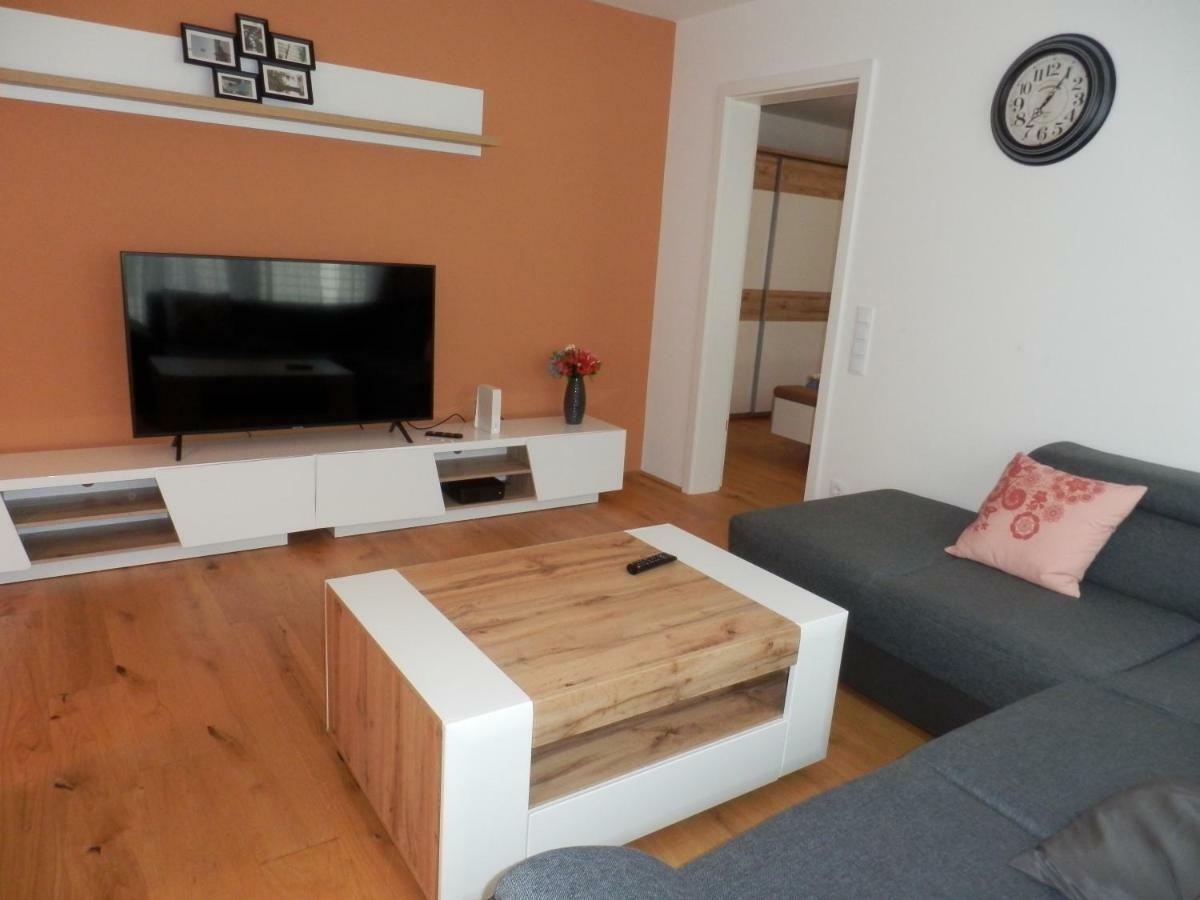 Апартаменты Spacious, Modern 1-Bdrm Apt Near Vic & Austria Ctr Вена Экстерьер фото