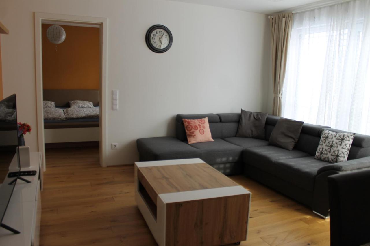Апартаменты Spacious, Modern 1-Bdrm Apt Near Vic & Austria Ctr Вена Экстерьер фото